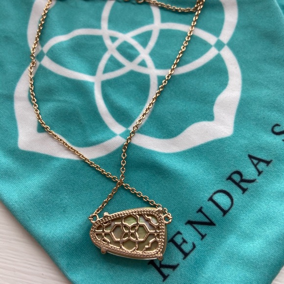 rose gold Kendra Scott necklace - Picture 3 of 3